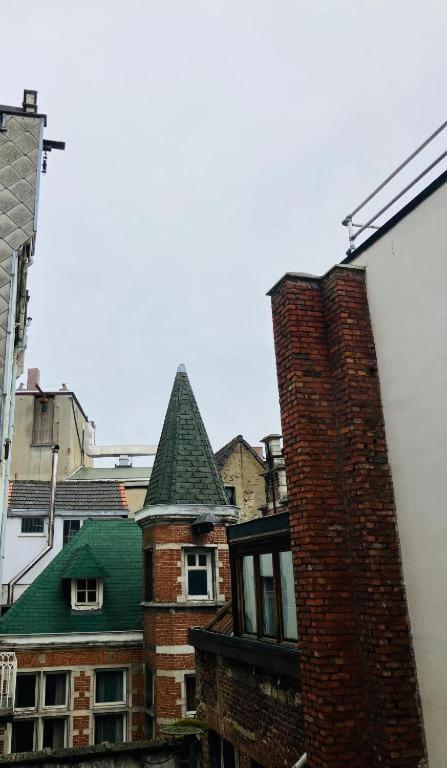 Living History - Suikernest Aparthotel Antwerpen Exteriör bild