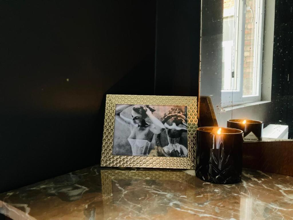 Living History - Suikernest Aparthotel Antwerpen Exteriör bild